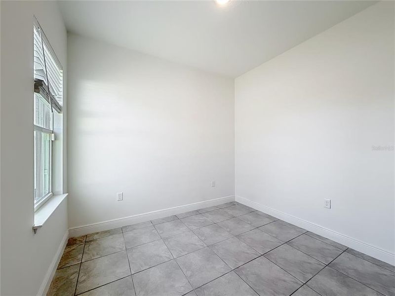 Spacious, unfurnished interior of a new home in , Ocala (Image 14).
