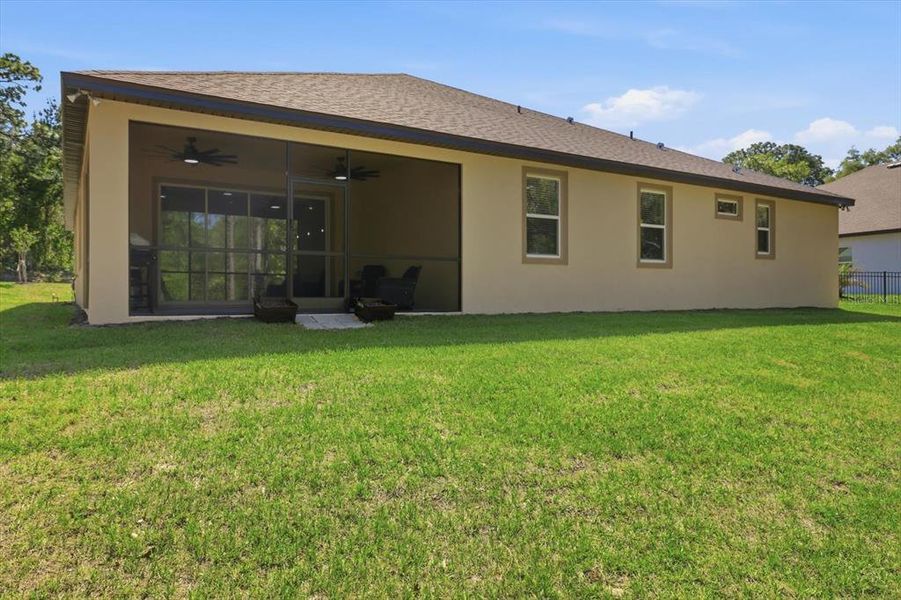 Exterior details and patio area of a home in , Homosassa (Image 32).