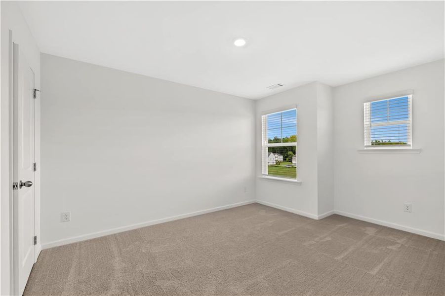 Spacious, unfurnished interior of a new home in Timber Ridge, Douglasville (Image 4). Spacious, unfurnished interior of a new home in Timber Ridge, Douglasville (Image 4).