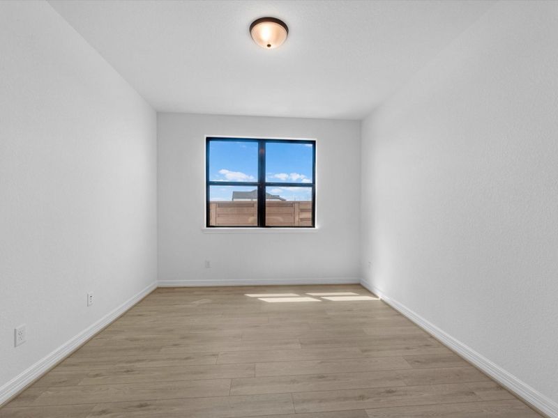 Spacious, unfurnished interior of a new home in Austin Point, Richmond (Image 15).