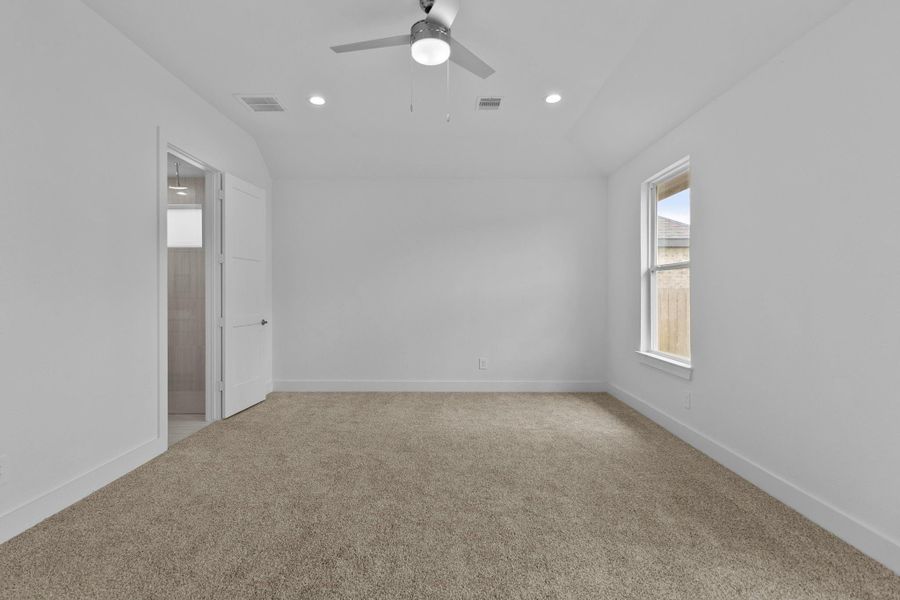 Spacious, unfurnished interior of a new home in Hills of Westlake, Conroe (Image 22). Spacious, unfurnished interior of a new home in Hills of Westlake, Conroe (Image 22).