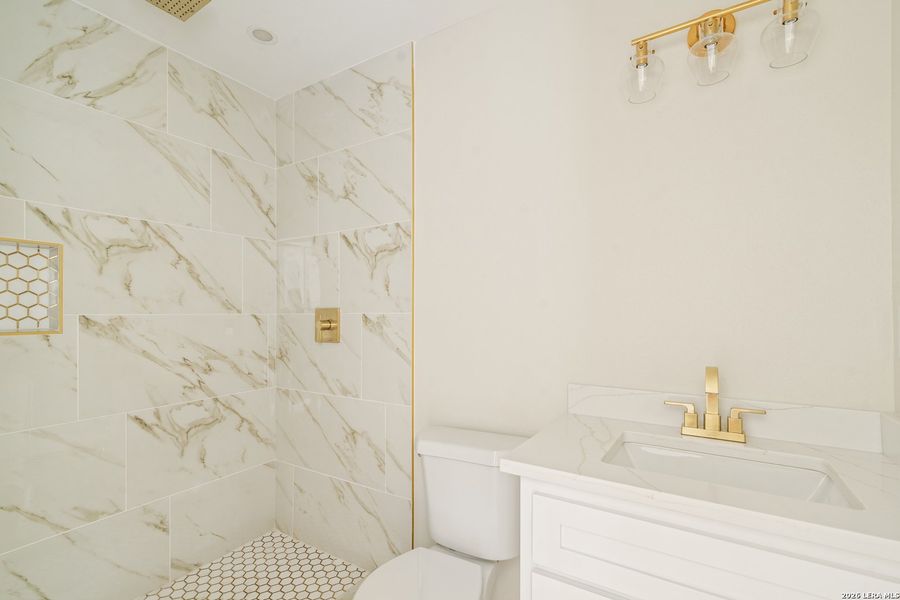 Furnished interior view inside a new home in , Del Rio (Image 5).