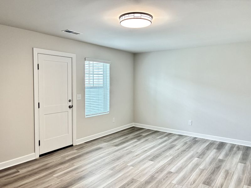 Spacious, unfurnished interior of a new home in Miller Park, Greenville (Image 19).
