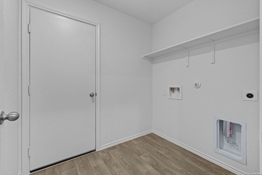 Spacious, unfurnished interior of a new home in Arroyo Ranch, Seguin (Image 20).