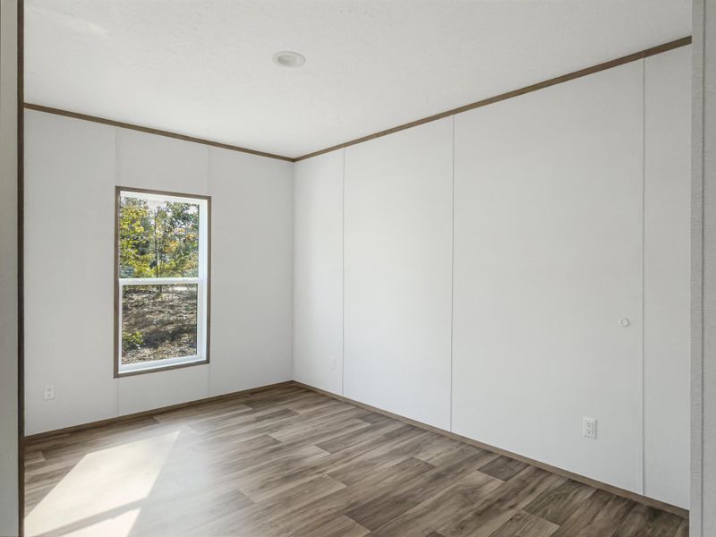 Spacious, unfurnished interior of a new home in , Walterboro (Image 16).