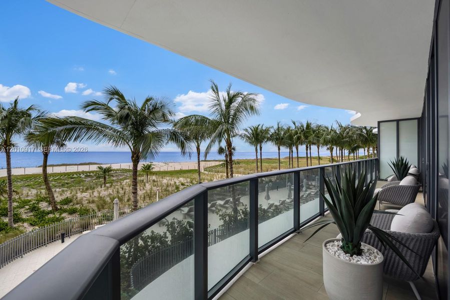 Exterior details and patio area of a home in Casamar, Pompano Beach (Image 23).