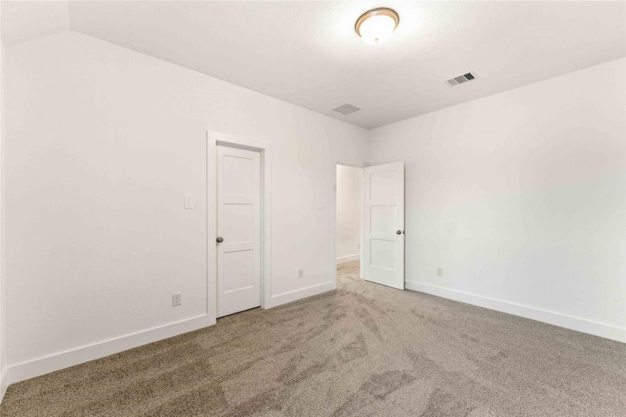 Spacious, unfurnished interior of a new home in Sunterra, Katy (Image 24). Spacious, unfurnished interior of a new home in Sunterra, Katy (Image 24).