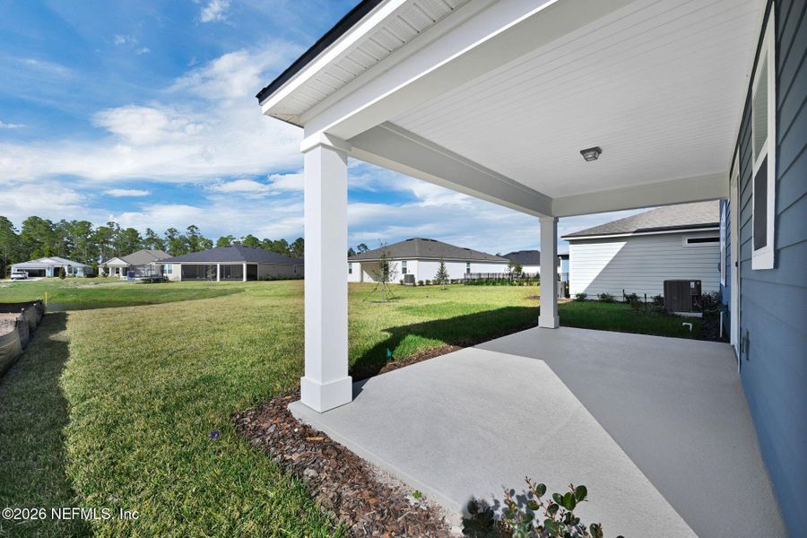 Exterior details and patio area of a home in Hyland Trail, Green Cove Springs (Image 23).