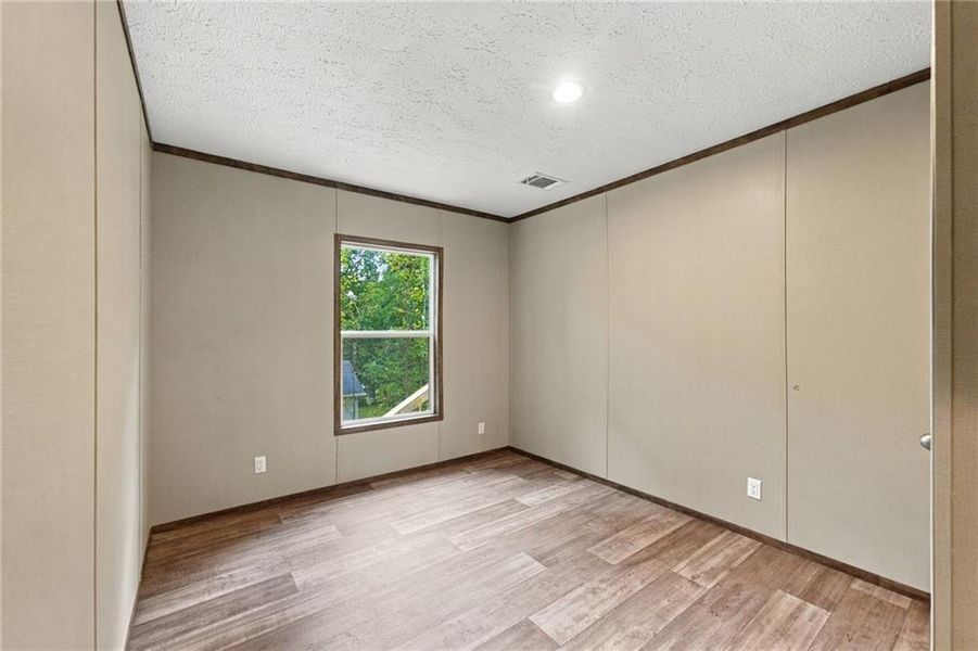 Spacious, unfurnished interior of a new home in , Clarkesville (Image 23).