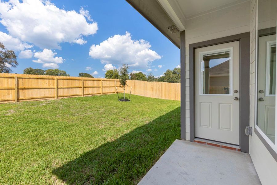 Exterior details and patio area of a home in , Huntsville (Image 20).