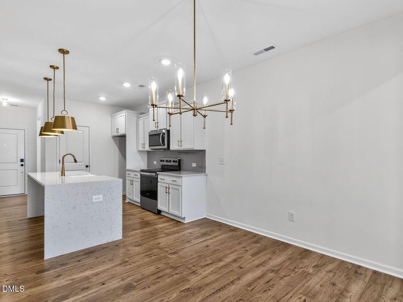 013-1280x960-dining-room