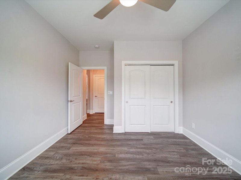 Spacious, unfurnished interior of a new home in The Courtyards on New Hope, Gastonia (Image 27).