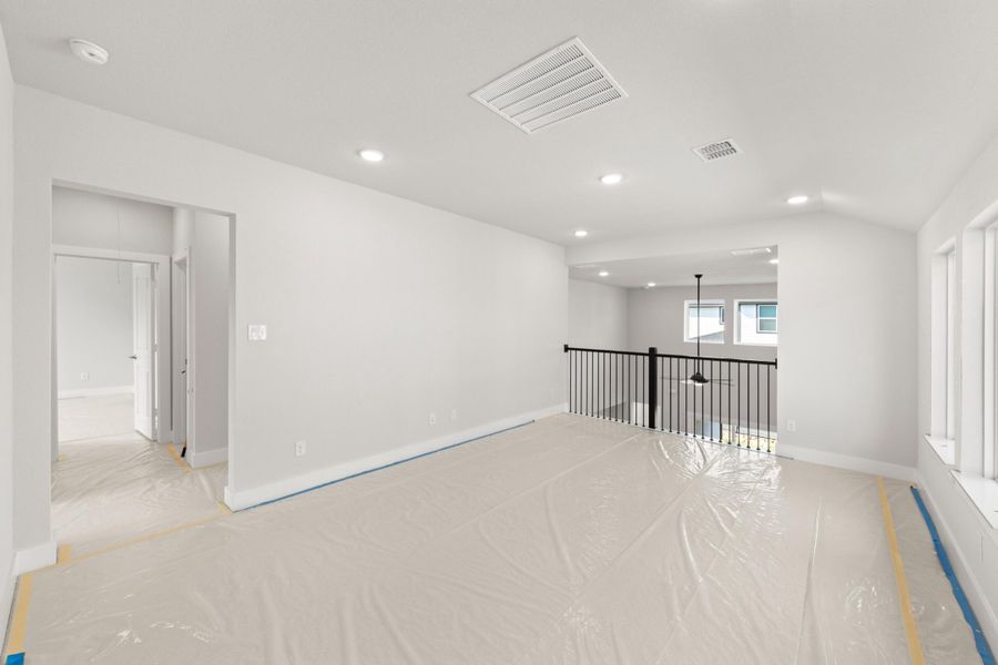 Spacious, unfurnished interior of a new home in Garden Collection at Union Park, Little Elm (Image 19).