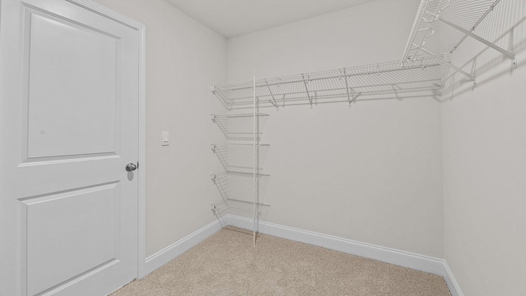 Spacious, unfurnished interior of a new home in Tyler - Home on the Lake, New Bern (Image 20). Spacious, unfurnished interior of a new home in Tyler - Home on the Lake, New Bern (Image 20).