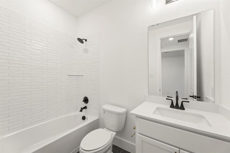 05. 612 Corner Post - 2ND Bath