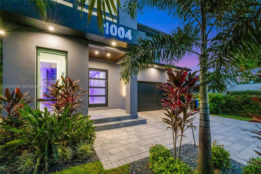 Exterior details and patio area of a home in , Fort Lauderdale (Image 36).