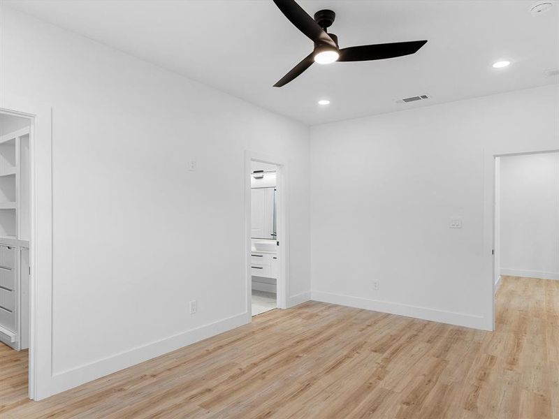 Spacious, unfurnished interior of a new home in , Granbury (Image 23). Spacious, unfurnished interior of a new home in , Granbury (Image 23).