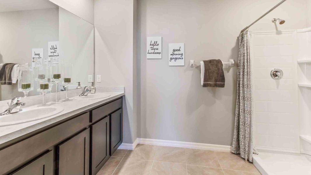 Representative furnished interior of a home built from the Robie Modern by D.R. Horton in Archer at Two Rivers, Zephyrhills (Image 14).