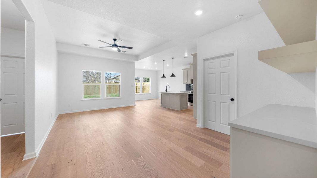 Spacious, unfurnished interior of a new home in , Giddings (Image 15).