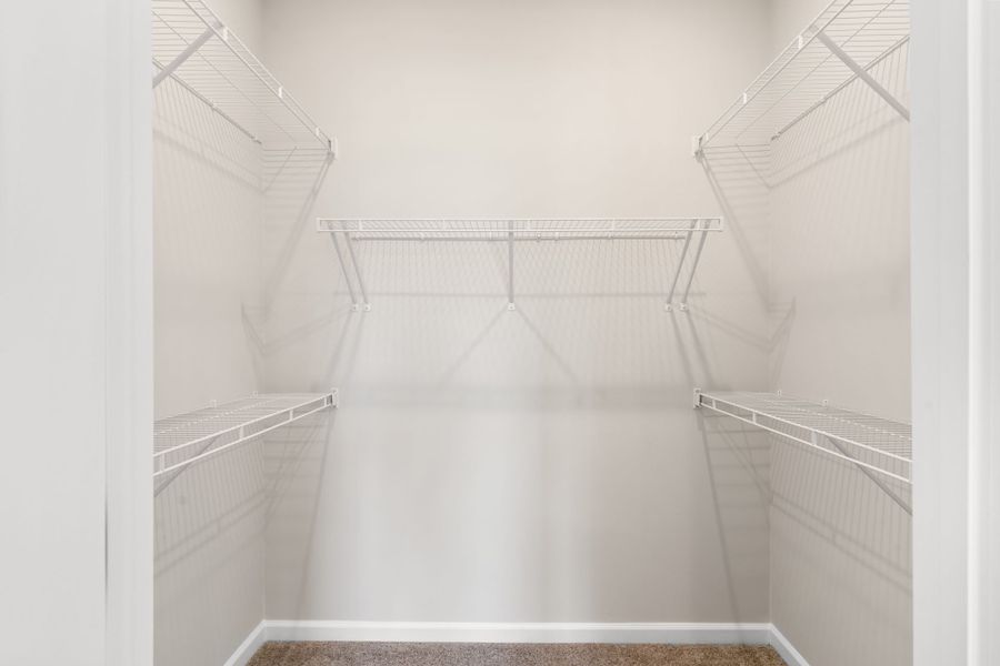 Large Owner's Walk-in Closet