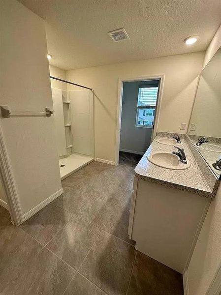 Furnished interior view inside a new home in , Wimauma (Image 7).