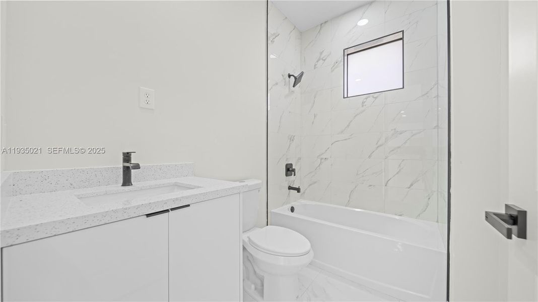 Furnished interior view inside a new home in , Lehigh Acres (Image 12).