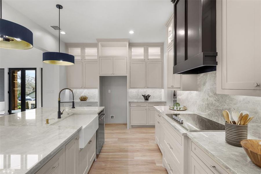 Furnished interior view inside a new home in , Malakoff (Image 18).