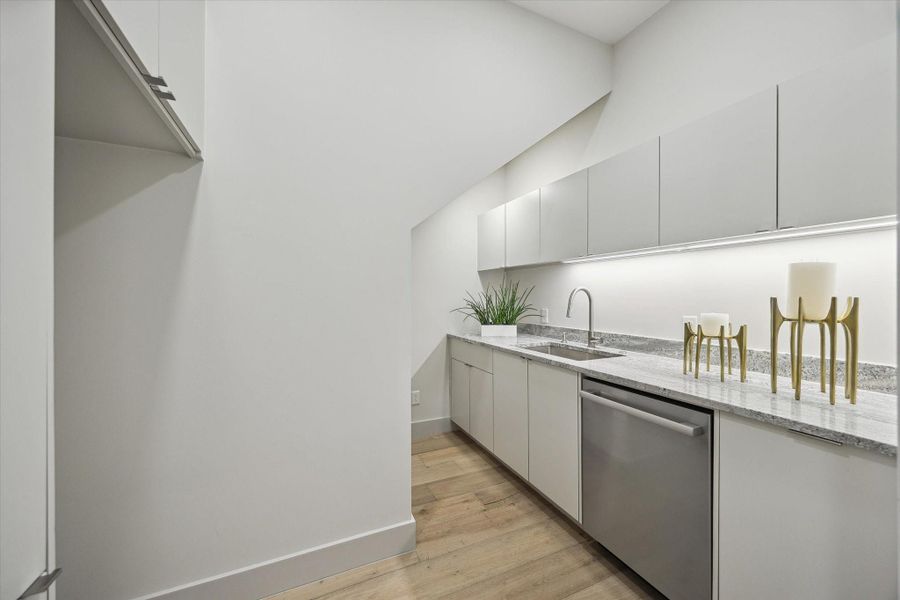 Furnished interior view inside a new home in , Houston (Image 12).