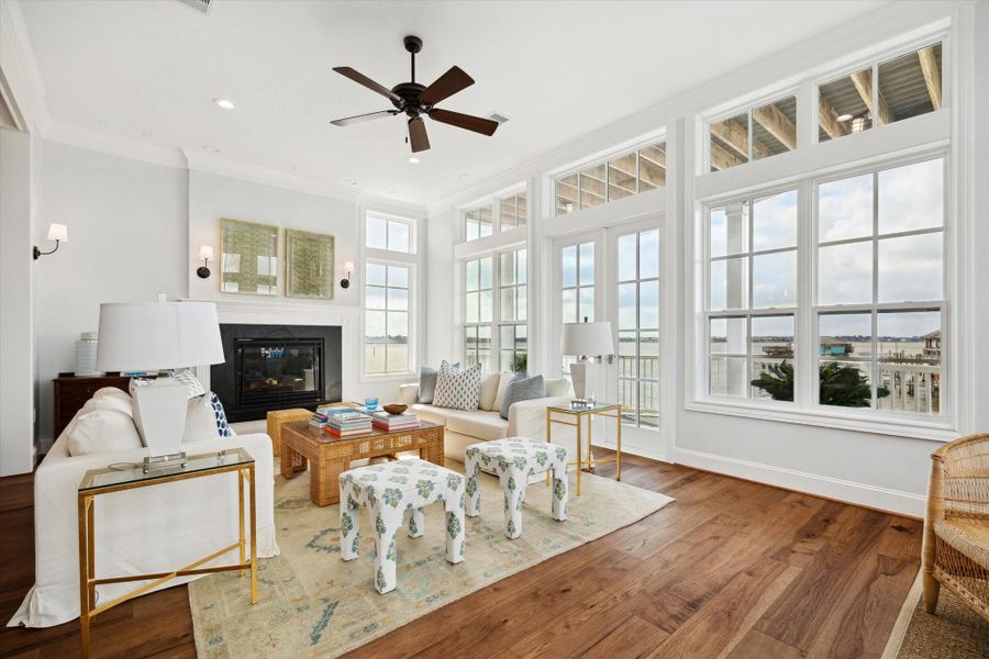 Beautiful open floor plan with expansive views of Clear Lake. Perfect for entertaining!