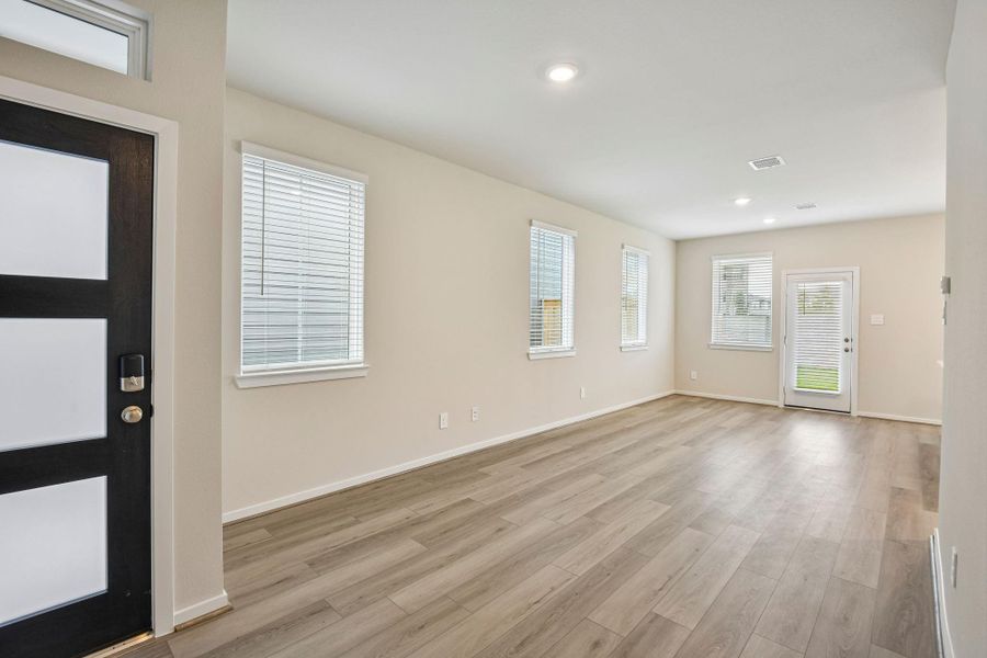Spacious, unfurnished interior of a new home in Pinewood Trails - City Series, Atascocita (Image 18). Spacious, unfurnished interior of a new home in Pinewood Trails - City Series, Atascocita (Image 18).