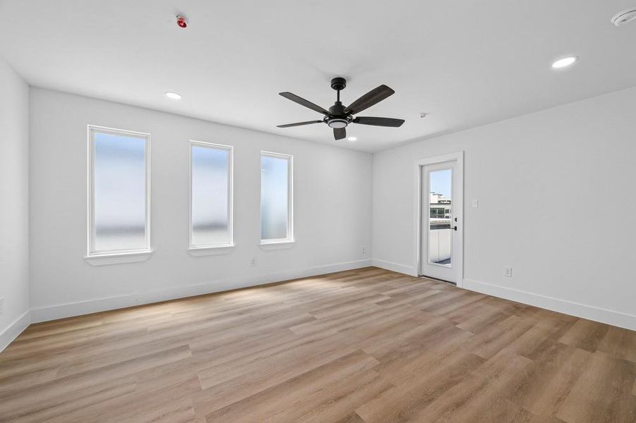 Spacious, unfurnished interior of a new home in , Houston (Image 22).