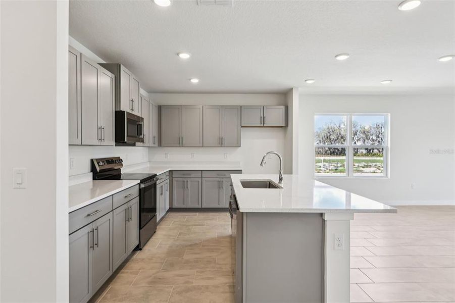 Furnished interior view inside a new home in Willowbrook North, Winter Haven (Image 10).