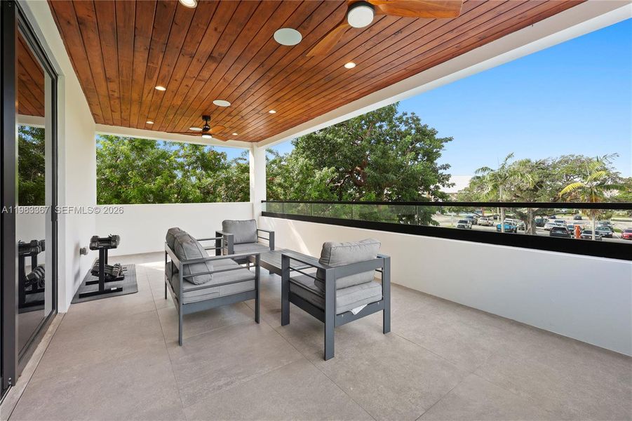 Exterior details and patio area of a home in , Fort Lauderdale (Image 47).