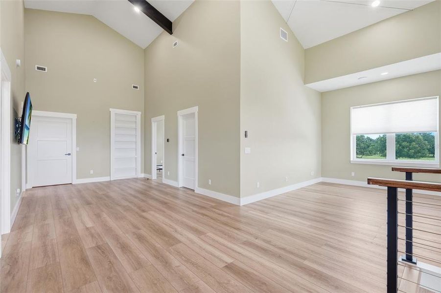 Spacious, unfurnished interior of a new home in , Arcadia (Image 36).