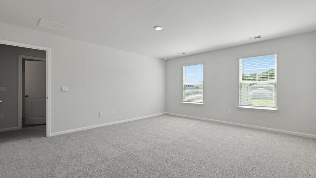 Spacious, unfurnished interior of a new home in Settlement at Salamander, North Charleston (Image 11).
