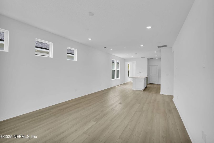 Spacious, unfurnished interior of a new home in Summer Bay at Grand Oaks, St. Augustine (Image 27).