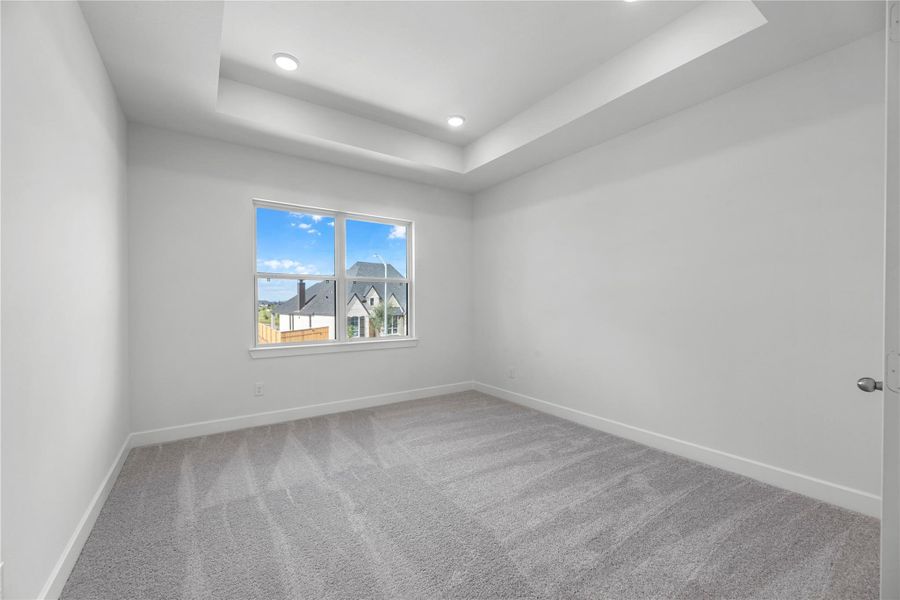 Spacious, unfurnished interior of a new home in Cross Creek West, Fulshear (Image 12).