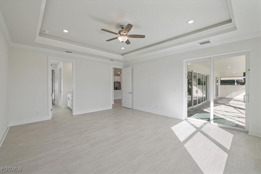 Spacious, unfurnished interior of a new home in Cape Coral, Cape Coral (Image 33).