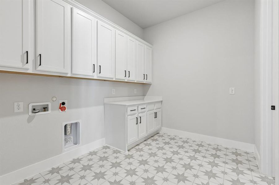 Furnished interior view inside a new home in Painted Tree Lakeside, McKinney (Image 6).