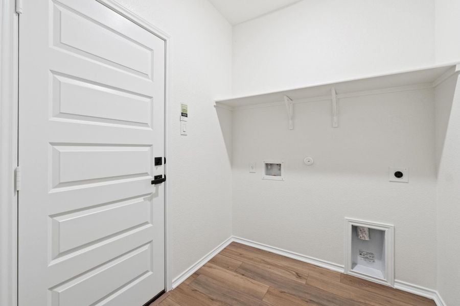 Spacious, unfurnished interior of a new home in Salerno - Heritage Collection, Round Rock (Image 32).