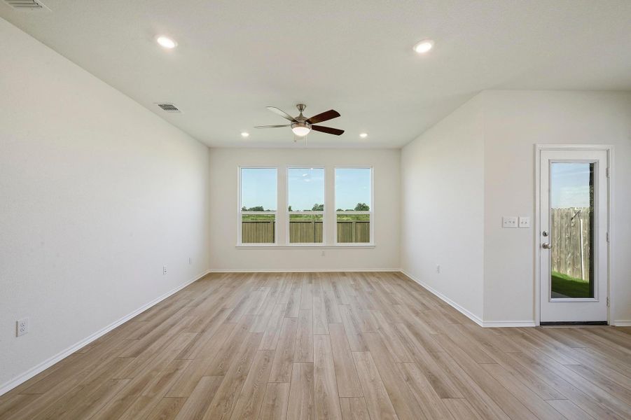 Spacious, unfurnished interior of a new home in Centerpoint Meadows, Lockhart (Image 20). Spacious, unfurnished interior of a new home in Centerpoint Meadows, Lockhart (Image 20).
