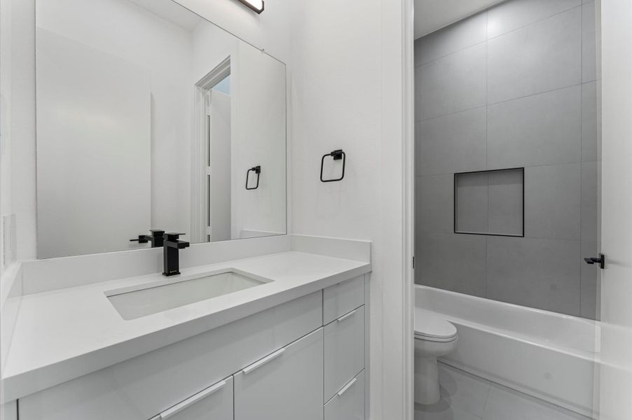 Furnished interior view inside a new home in , Missouri City (Image 16). Furnished interior view inside a new home in , Missouri City (Image 16).