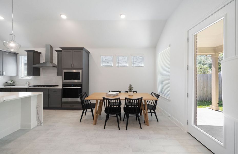 Dining Area Dining Area