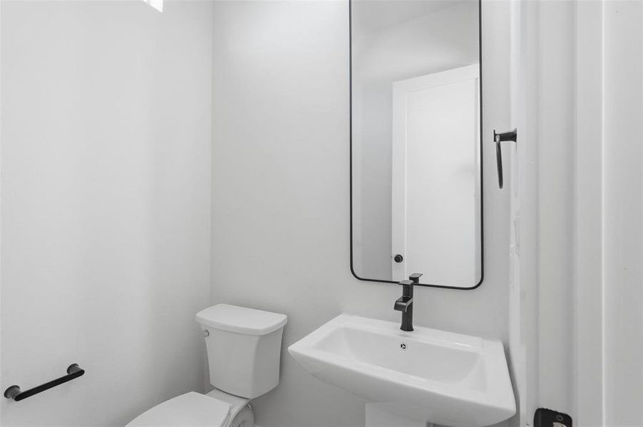 Furnished interior view inside a new home in , Dallas (Image 10).