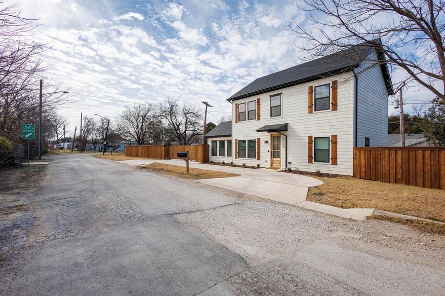 View of front of property View of front of property