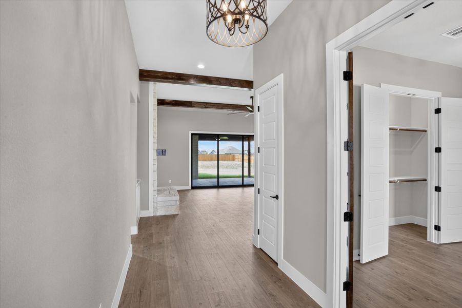 Spacious, unfurnished interior of a new home in Coyote Crossing, Godley (Image 18).