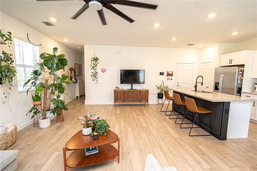Furnished interior view inside a new home in , Homestead (Image 38).