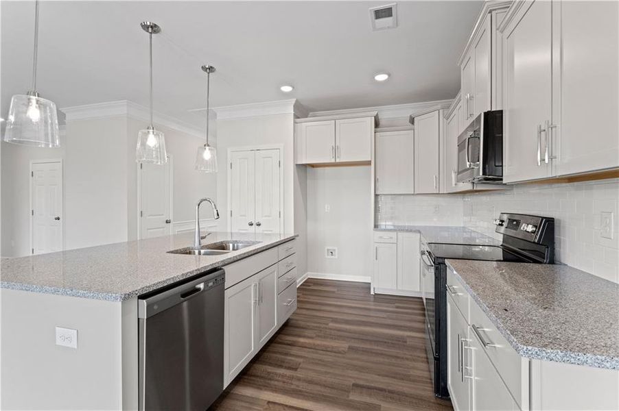 Furnished interior view inside a new home in Twin Lakes, Hoschton (Image 11).