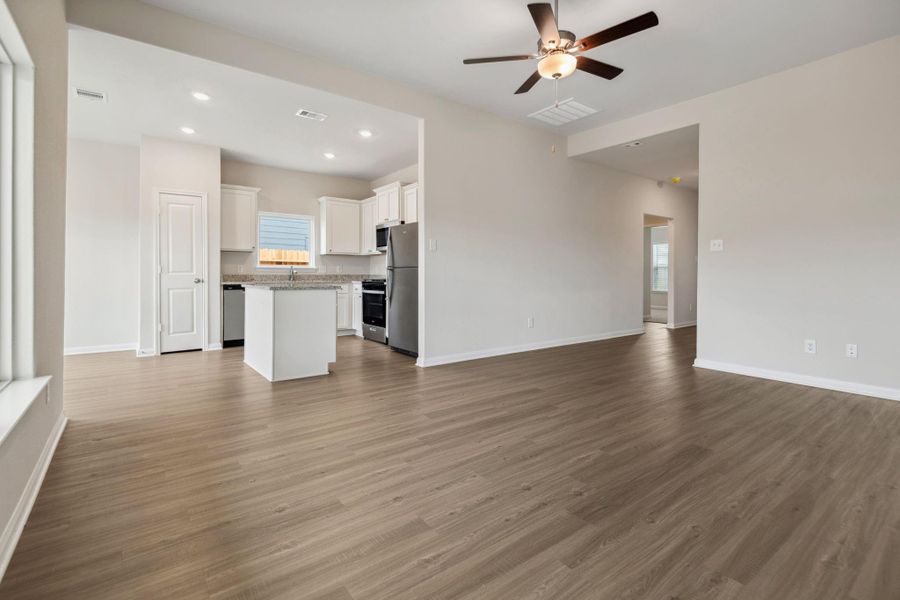 Spacious, unfurnished interior of a new home in Trails at Cochran Ranch, Waller (Image 17). Spacious, unfurnished interior of a new home in Trails at Cochran Ranch, Waller (Image 17).