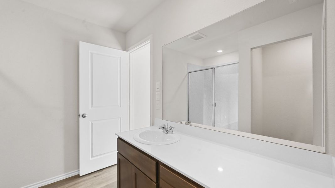 Furnished interior view inside a new home in Blaire Lake, Tyler (Image 10).